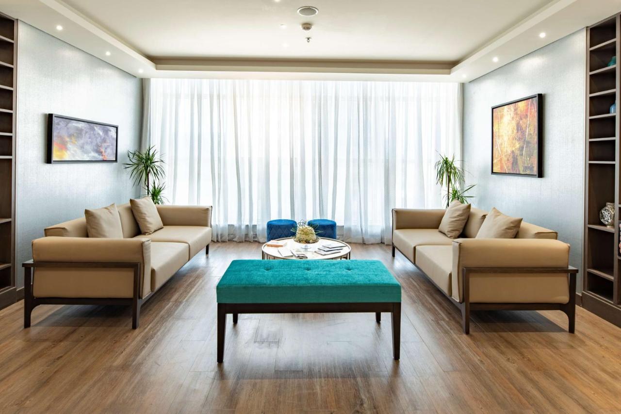 Radisson Blu Hotel, Jeddah Corniche Ngoại thất bức ảnh A living room