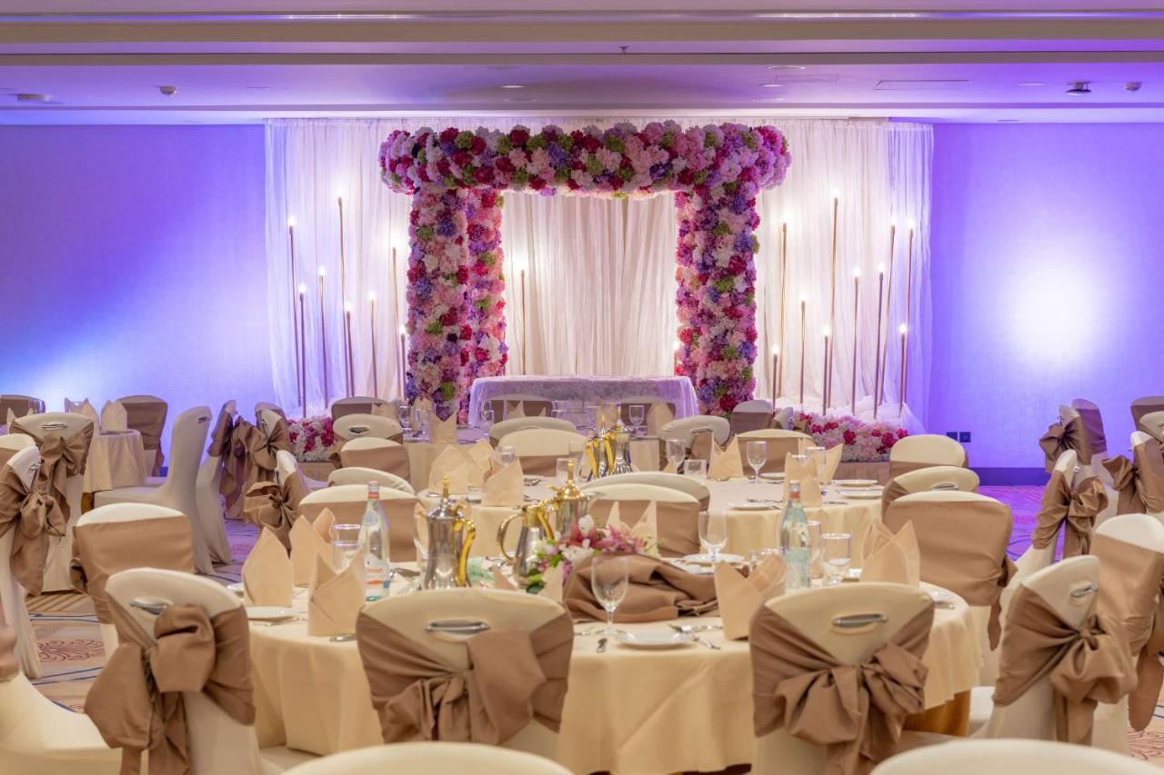Radisson Blu Hotel, Jeddah Corniche Ngoại thất bức ảnh A wedding reception