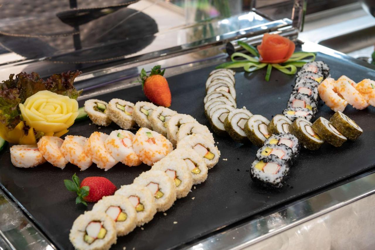 Radisson Blu Hotel, Jeddah Corniche Ngoại thất bức ảnh Sushi