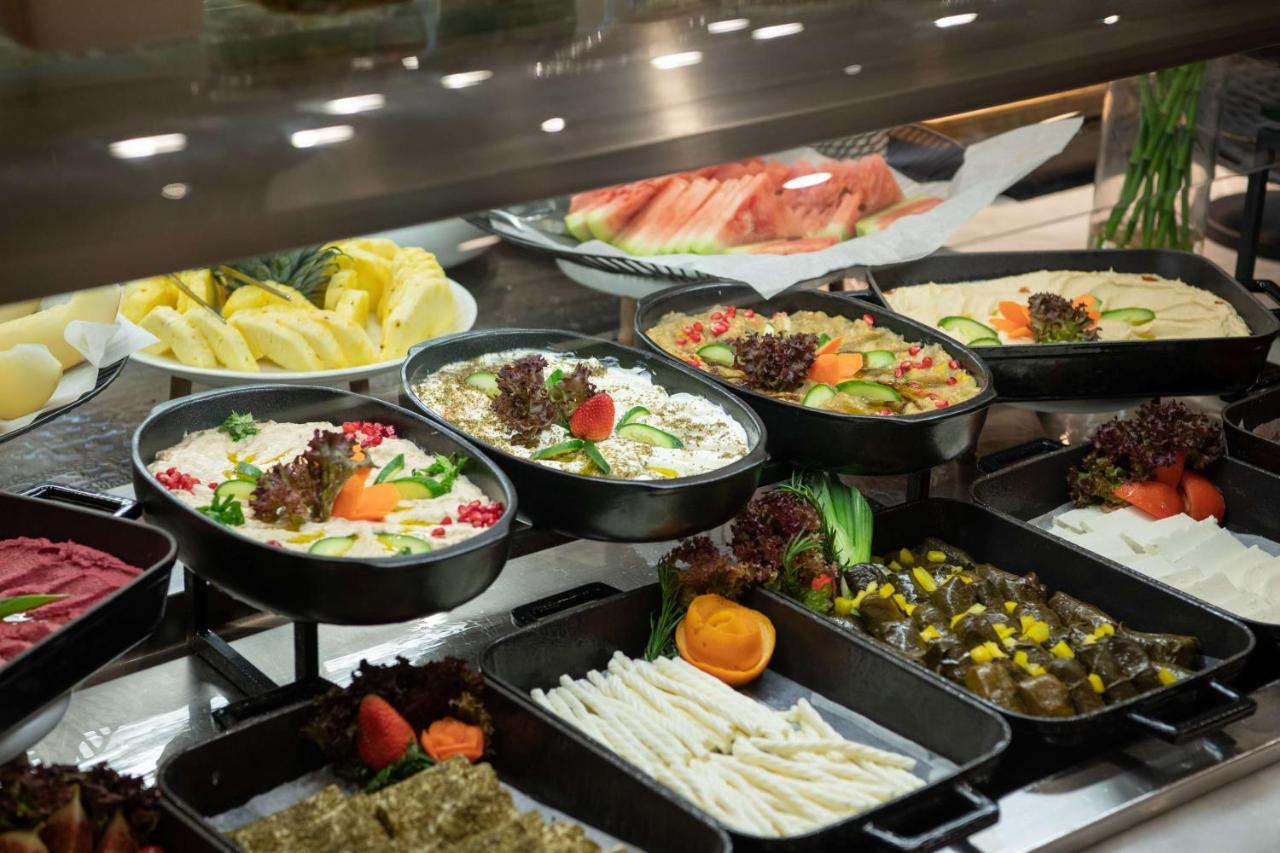 Radisson Blu Hotel, Jeddah Corniche Ngoại thất bức ảnh Meze