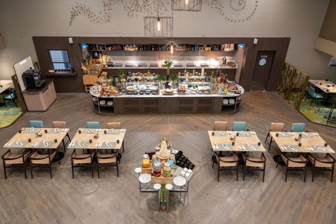 Radisson Blu Hotel, Jeddah Corniche Ngoại thất bức ảnh The restaurant