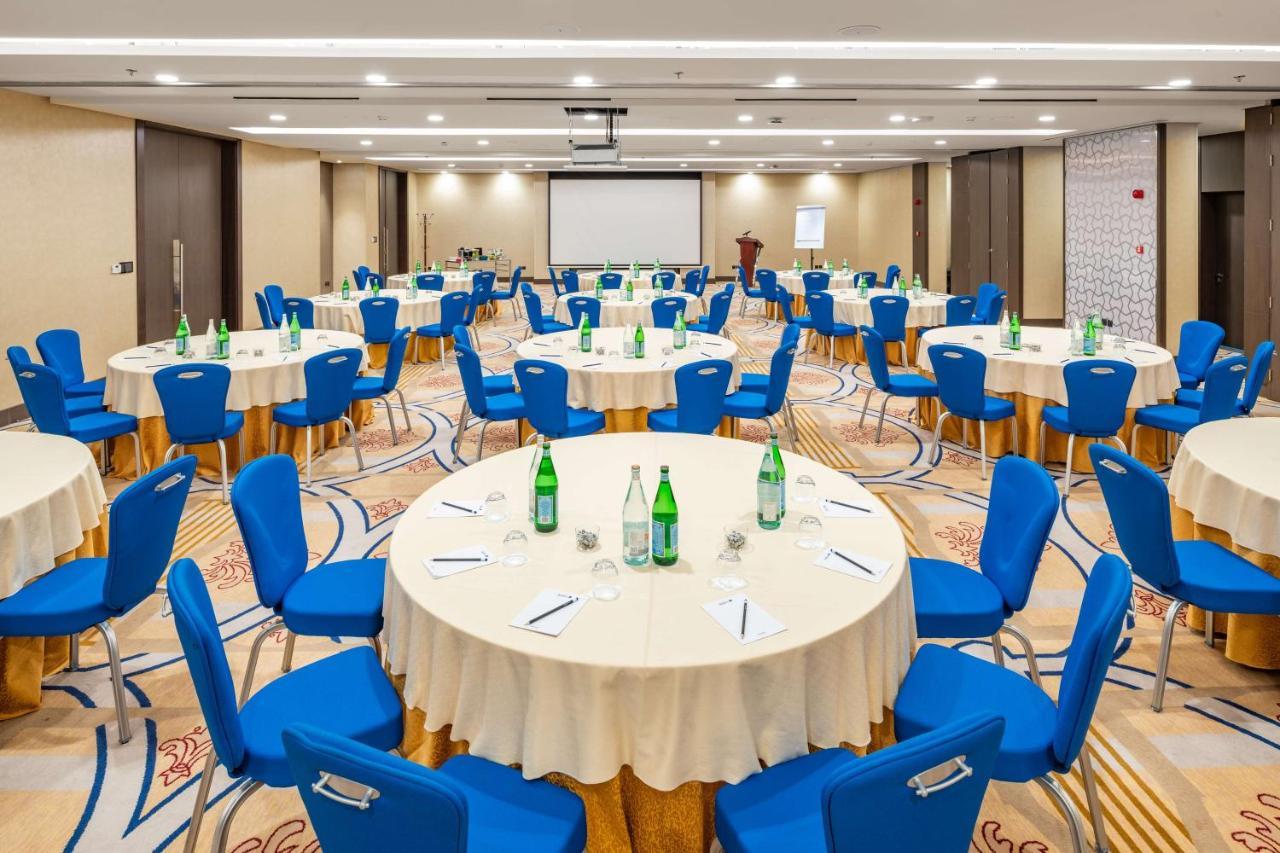 Radisson Blu Hotel, Jeddah Corniche Ngoại thất bức ảnh Meeting room