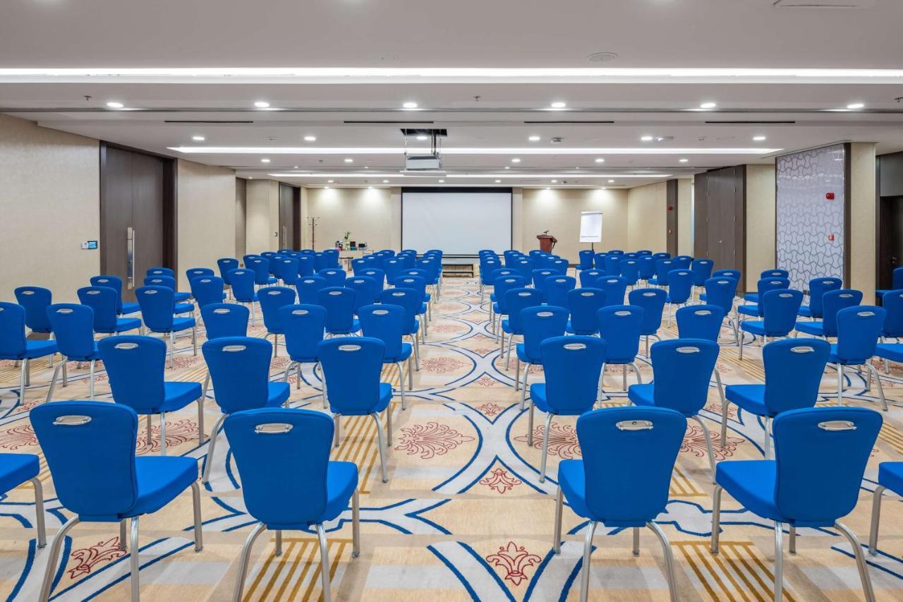 Radisson Blu Hotel, Jeddah Corniche Ngoại thất bức ảnh Meeting room
