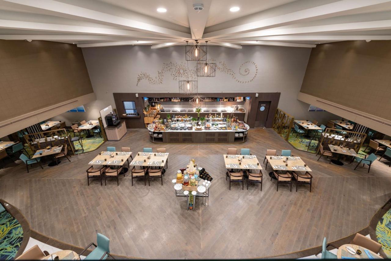 Radisson Blu Hotel, Jeddah Corniche Ngoại thất bức ảnh The restaurant