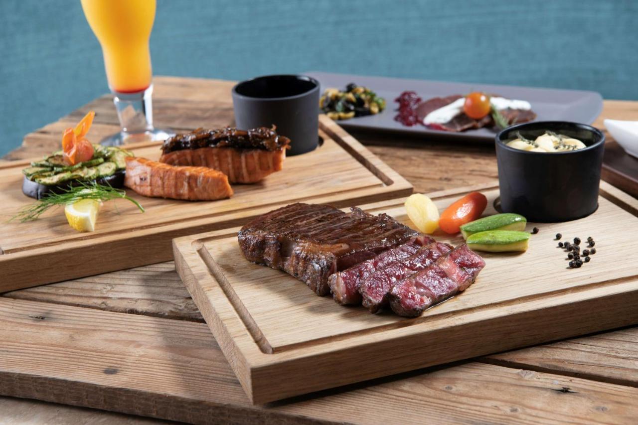 Radisson Blu Hotel, Jeddah Corniche Ngoại thất bức ảnh A steak prepared with the dry-aging method