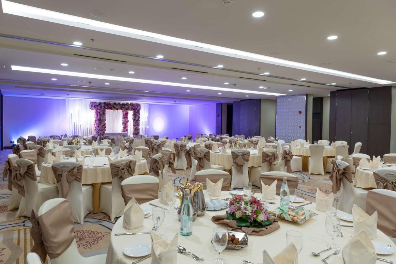 Radisson Blu Hotel, Jeddah Corniche Ngoại thất bức ảnh The Grand Ballroom