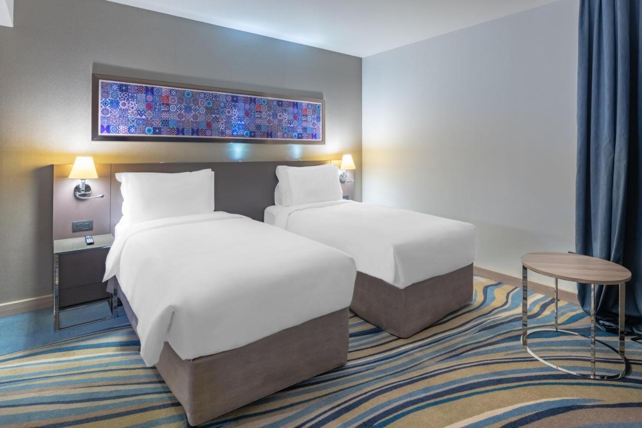 Radisson Blu Hotel, Jeddah Corniche Ngoại thất bức ảnh A room at the hotel